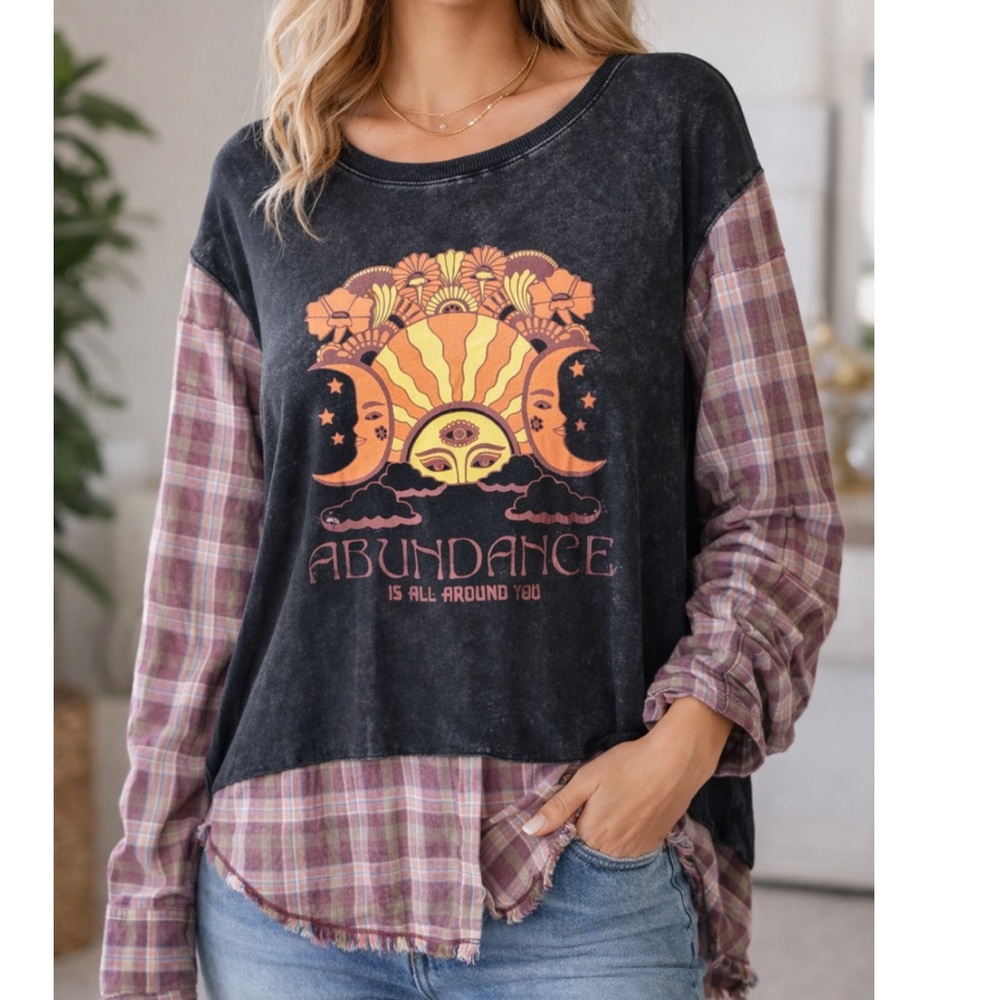 Women’s Long Sleeve 'Abundance' Graphic Plaid Hem Tee - Black & Mauve